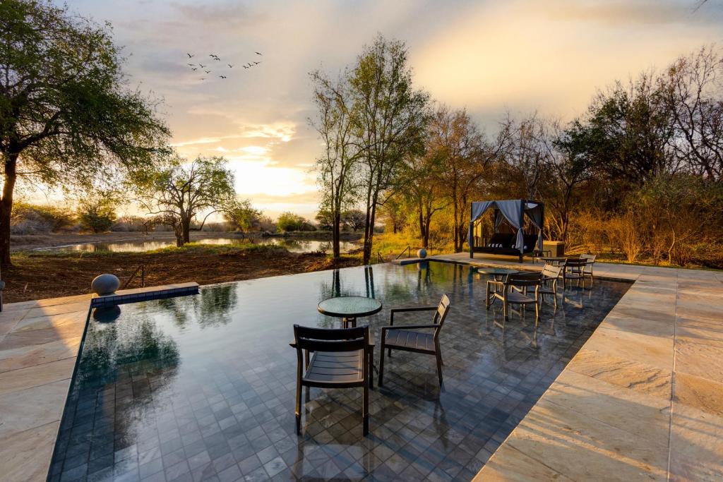 Black Rhino Game Lodge — Pilanesberg